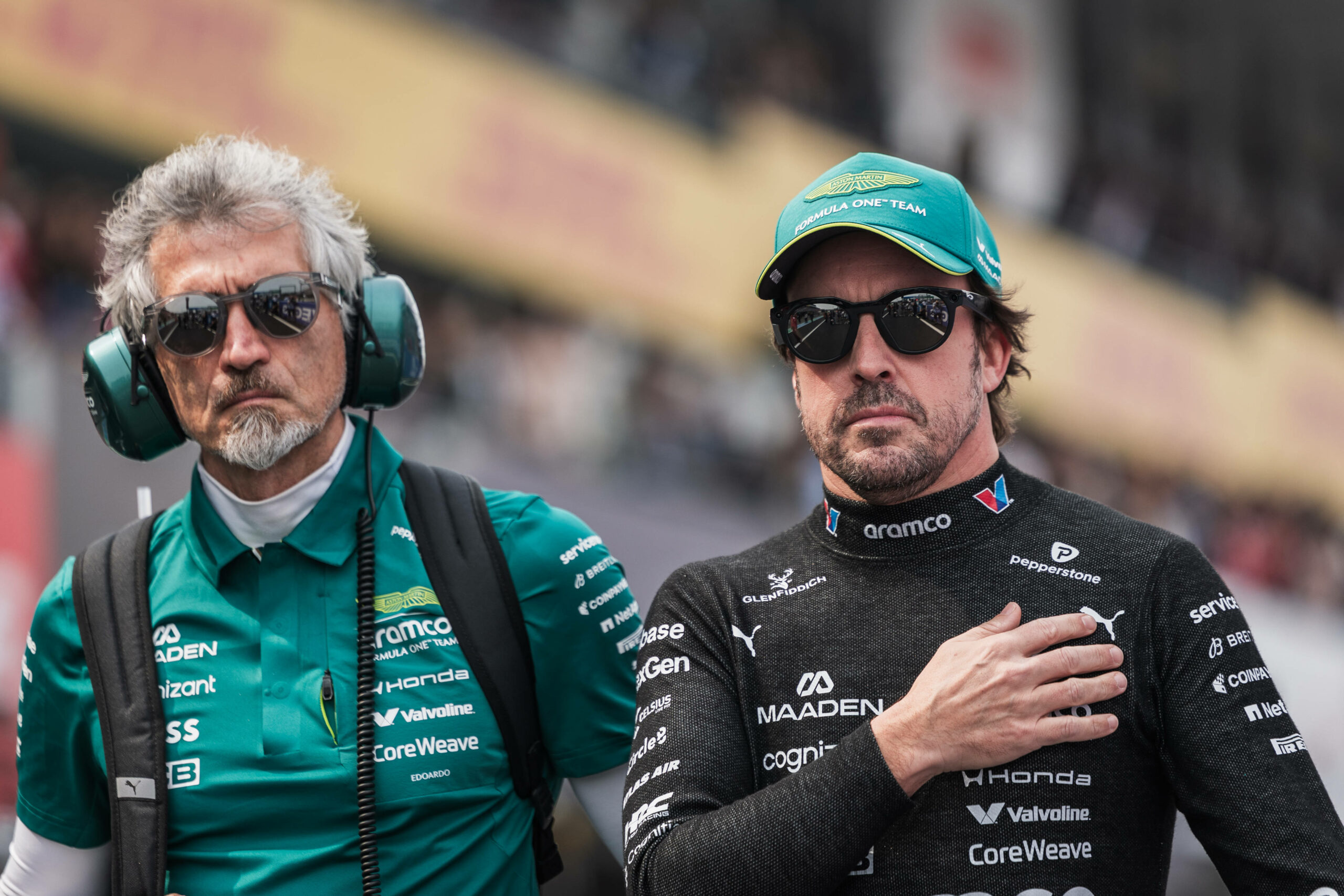 Fernando Alonso in seinem Rennanzug