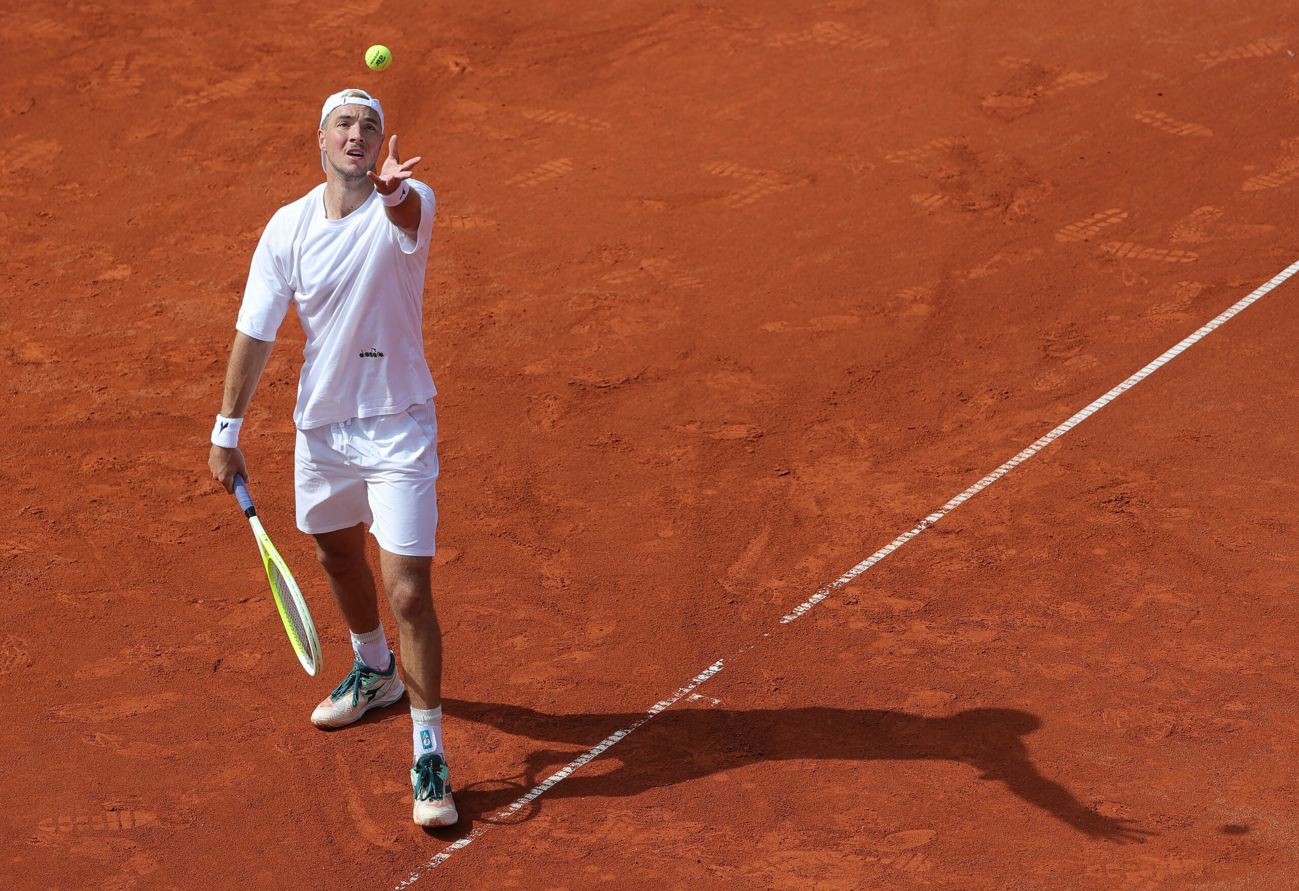Jan-Lennard Struff schlägt auf