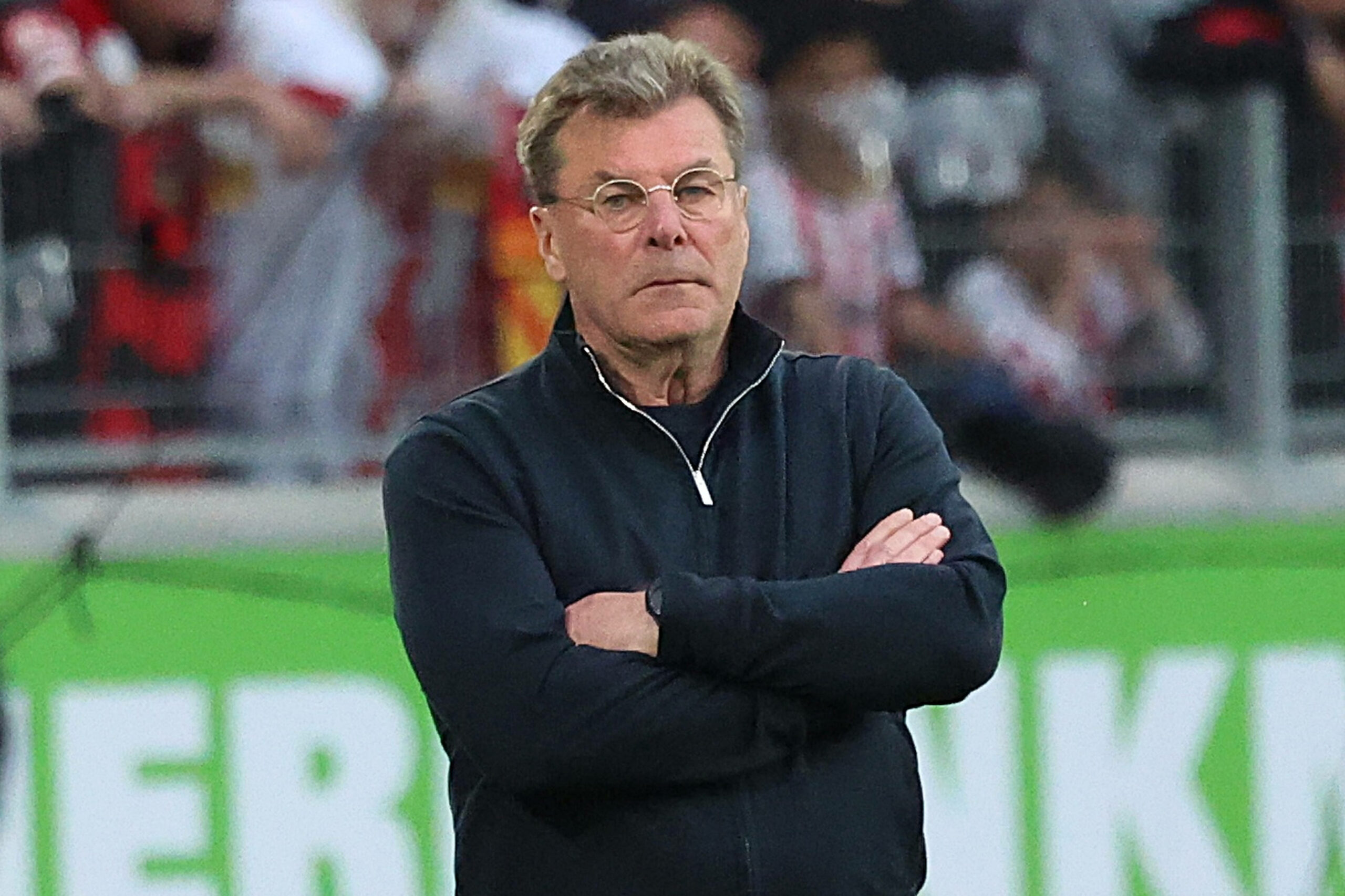 Dieter Hecking schaut skeptisch