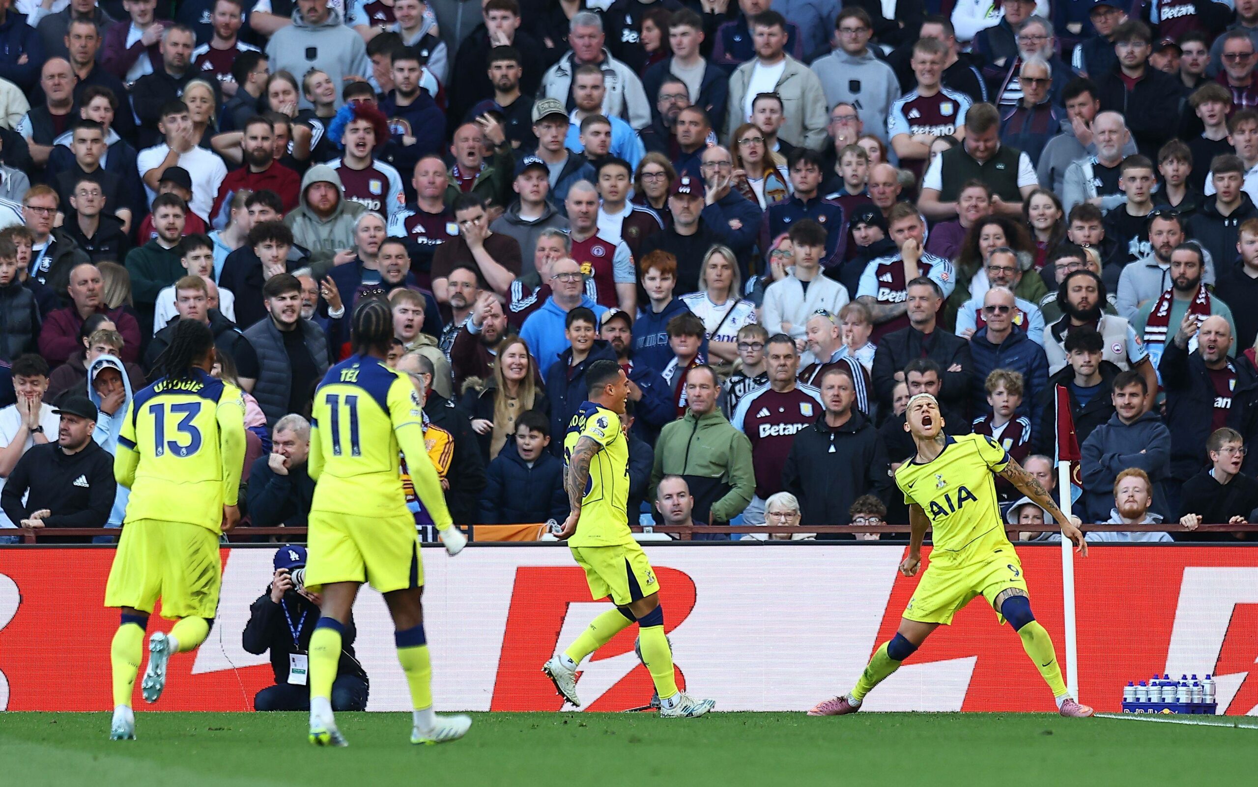 Tottenham-Profis bejubeln Richarlison
