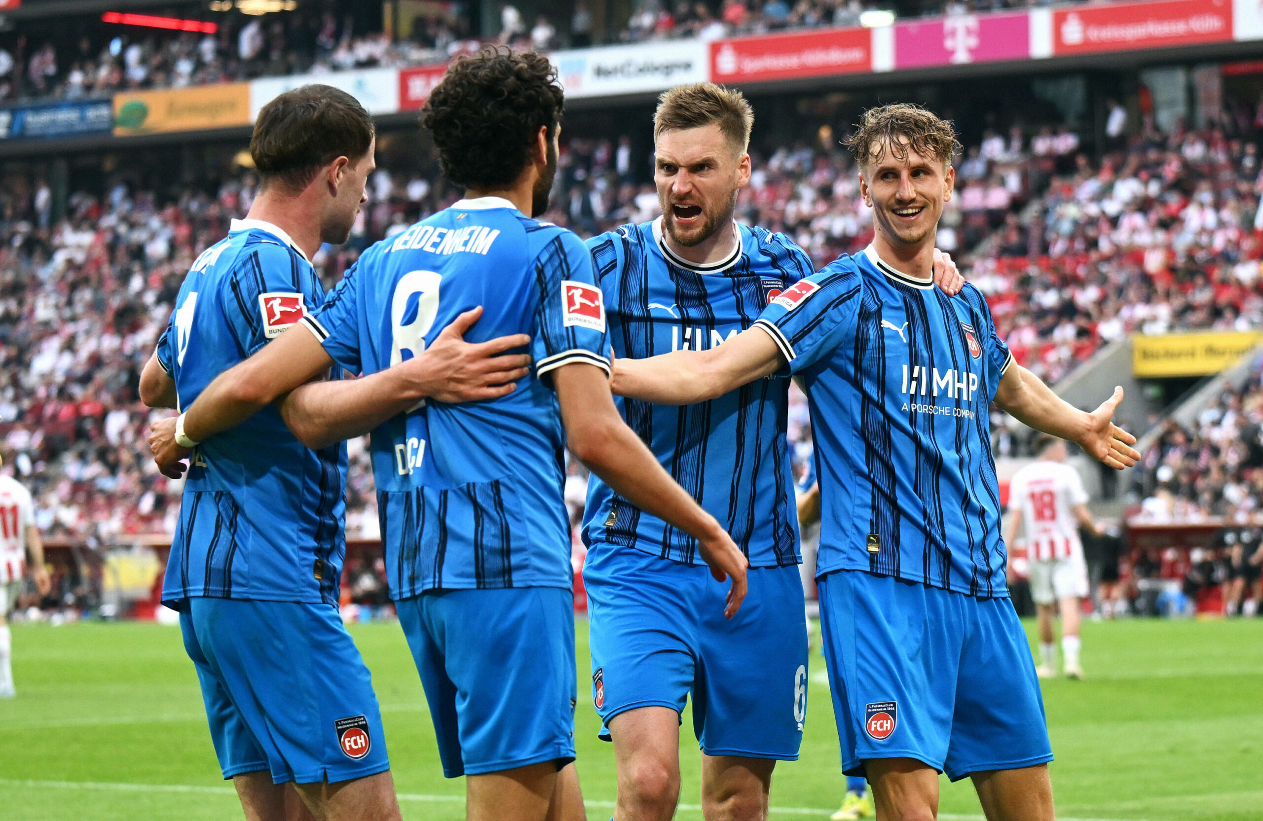 Heidenheim-Profis jubeln gemeinsam