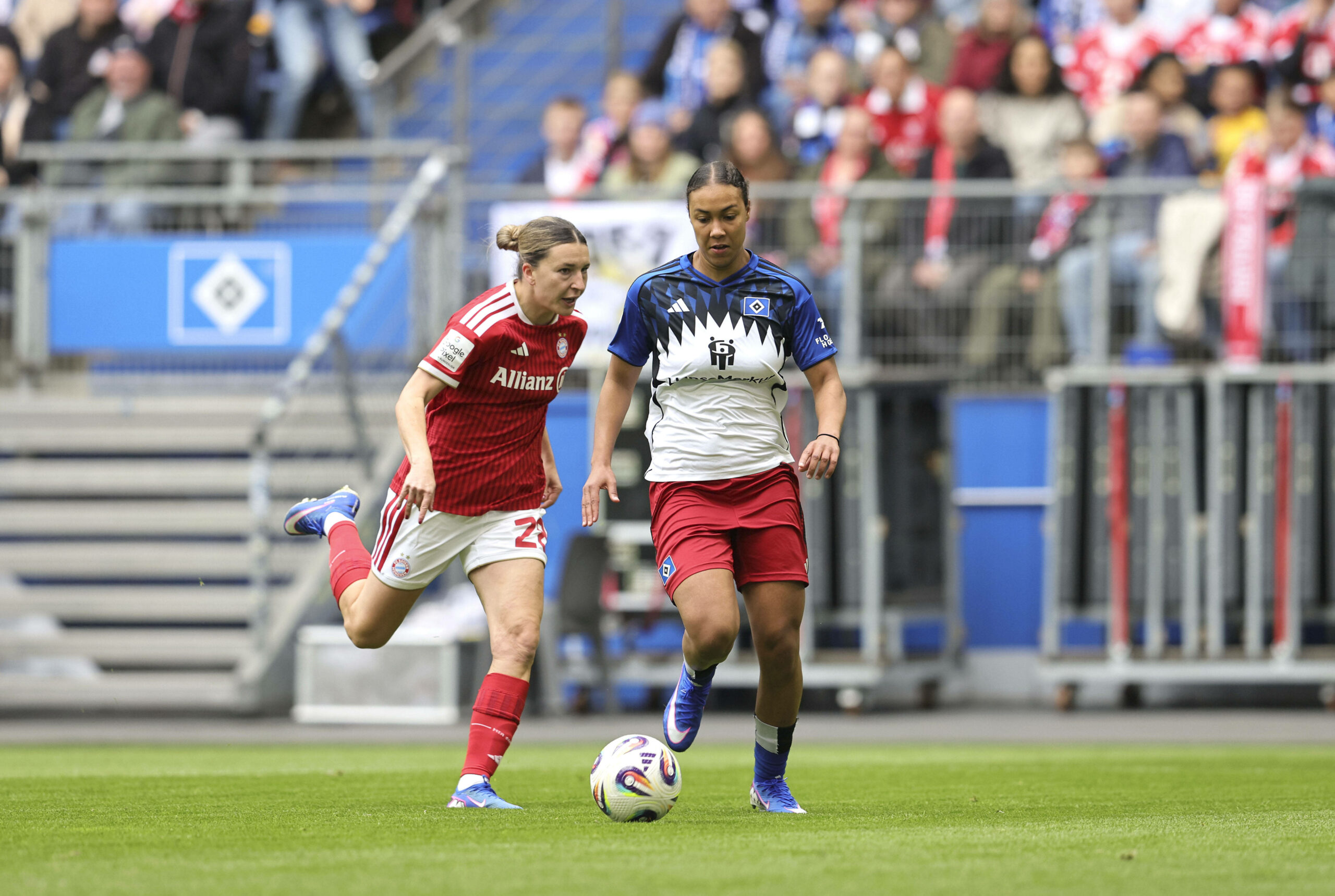 Melina Krüger am Ball