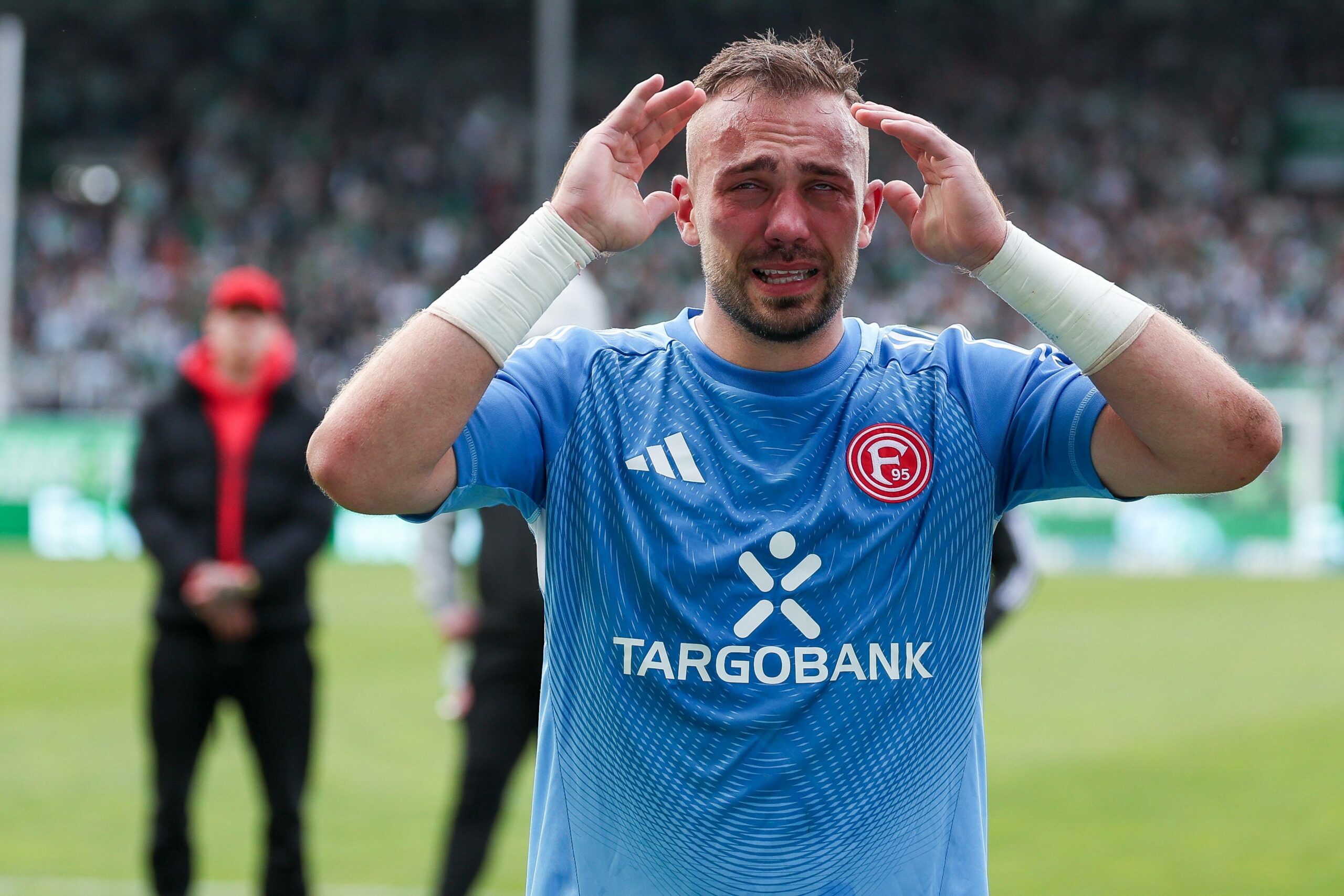 Düsseldorf-Keeper Florian Kastenmeier betrauert den Abstieg