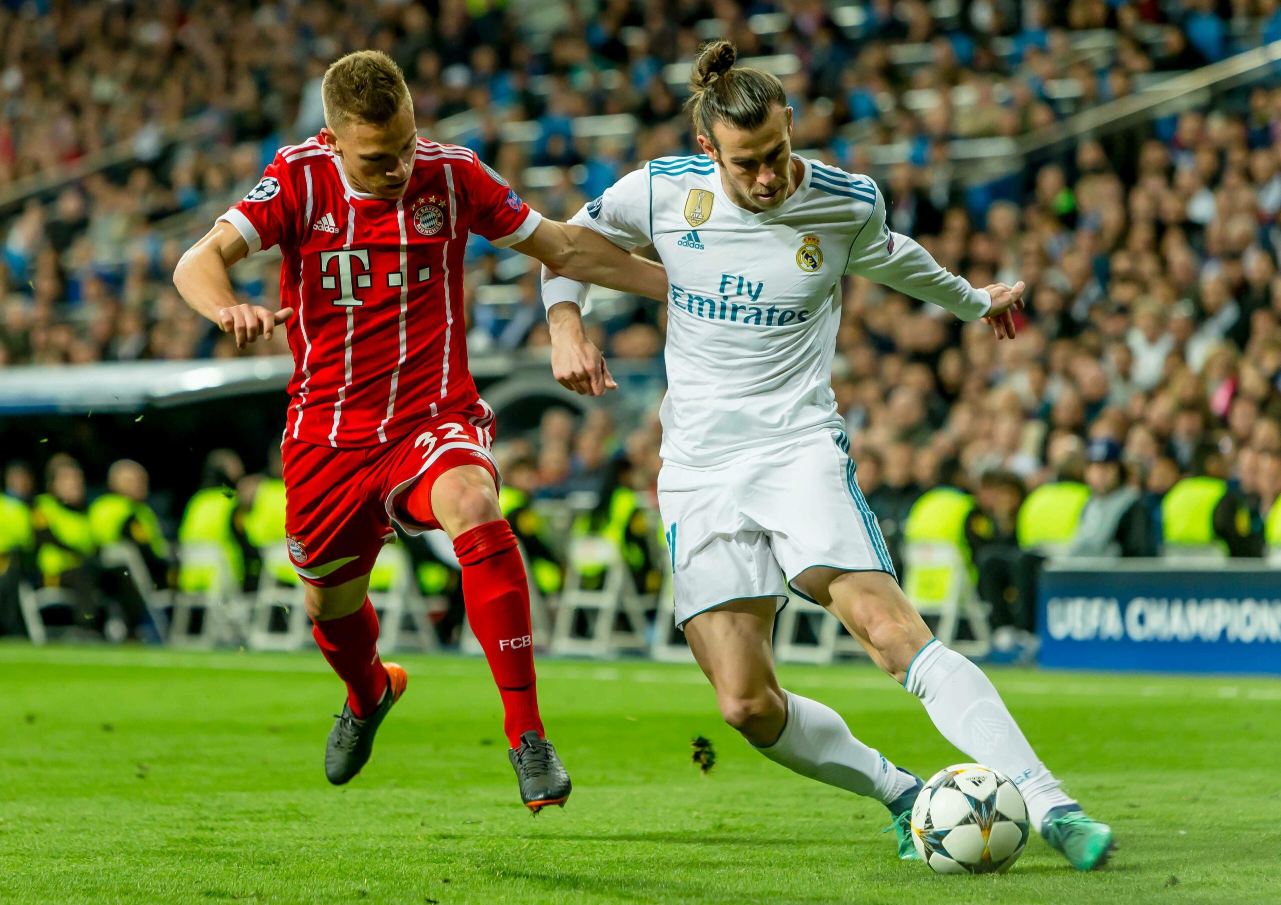 Joshua Kimmich im Laufduell mit Gareth Bale