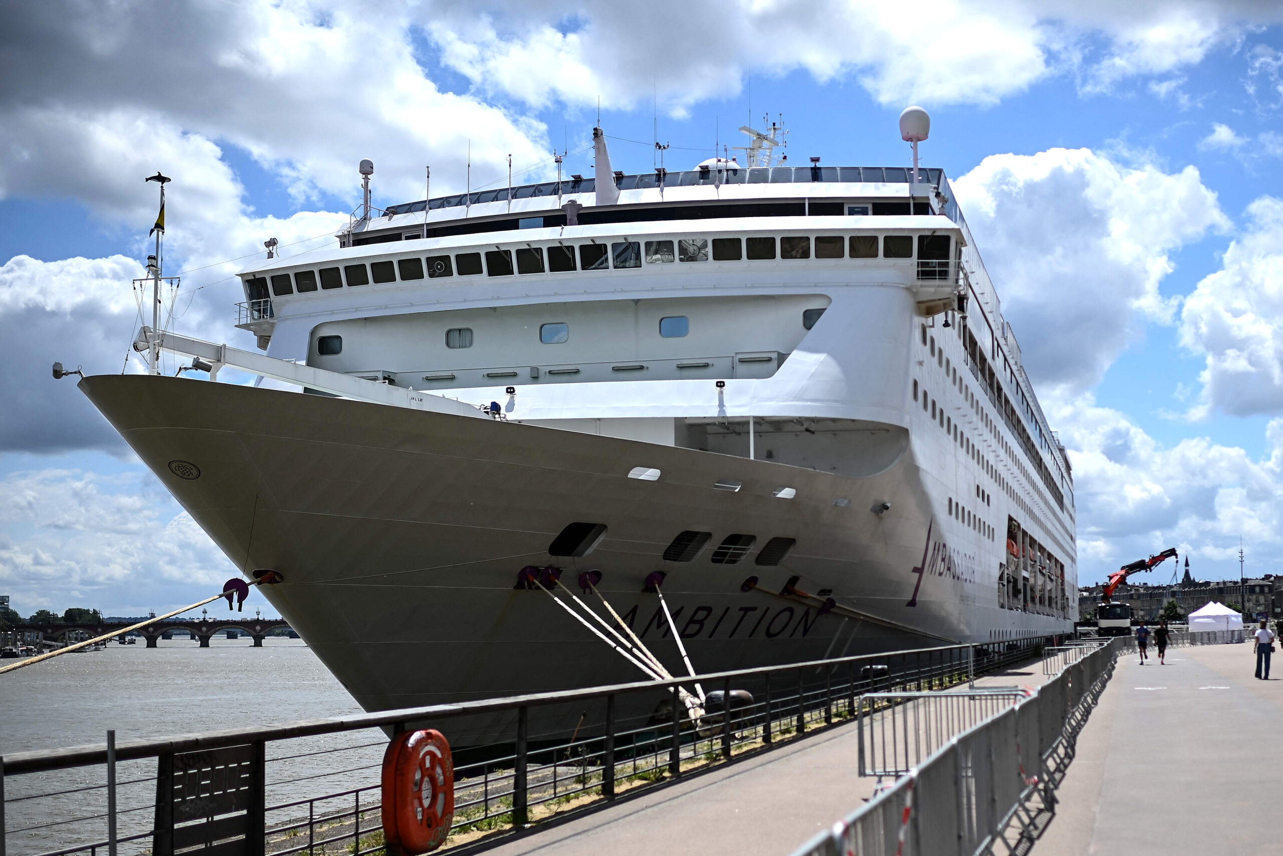 Menschen auf Kreuzfahrtschiff wegen Norovirus festgesetzt