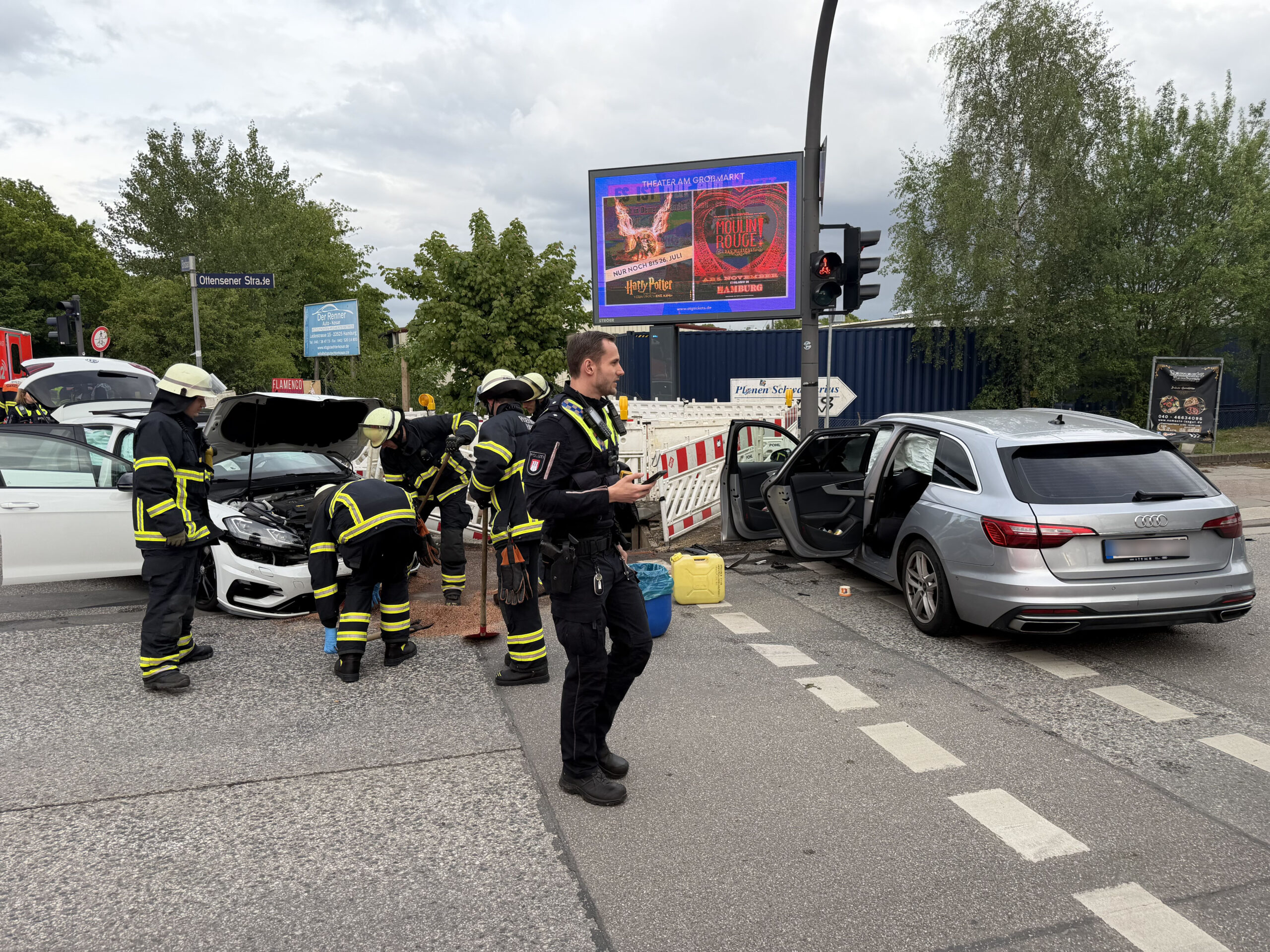 Die Unfallstelle an der Kreuzung Ottensener Straße/Ecke Binsbarg.
