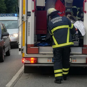 Verpuffung in Gastherme in Wohnung in Steilshoop – Bewohner mit schweren Verbrennungen in Klinik