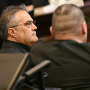 Ex-Verfassungsschützer Egisto Ott ist im großen Schwurgerichtssaal des Straflandesgerichts in Wien zu sehen.