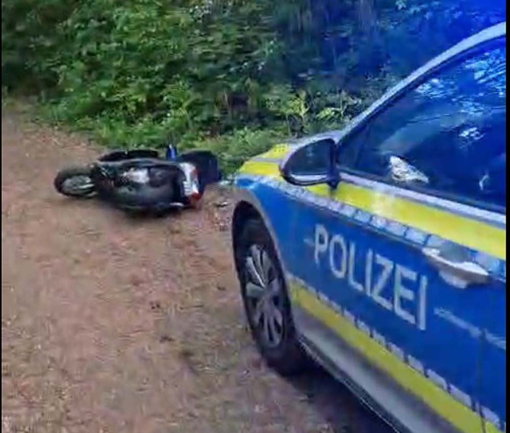 Polizei will Motorroller-Fahrer in Oststeinbek stoppen doch der flüchtet – Verfolgungsjags endet in Hamburg mit Kollision