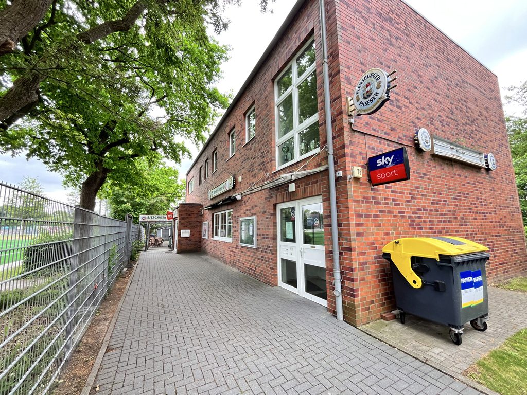 Radfahrer in Billstedt brutal angegriffen und schwer verletzt – Täter trugen Kleidung eines nahegelegenen Fußballclub